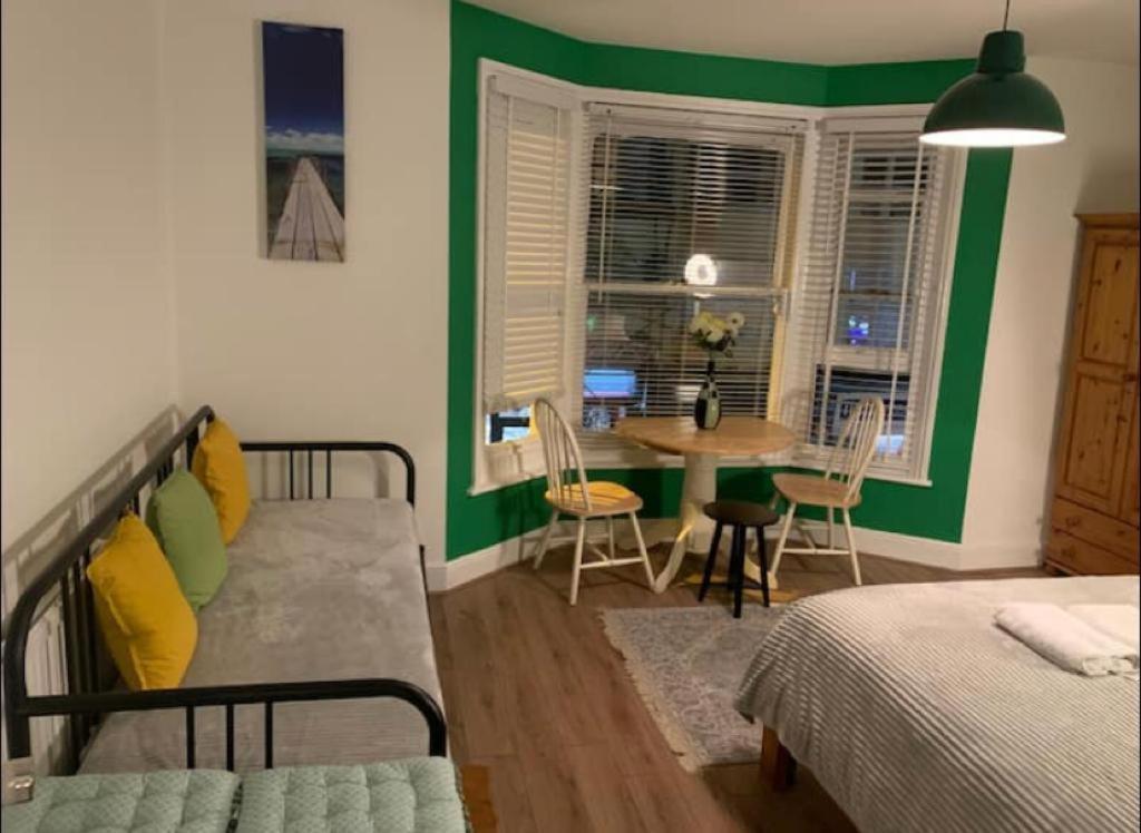 Mania Apartments Brighton Екстер'єр фото