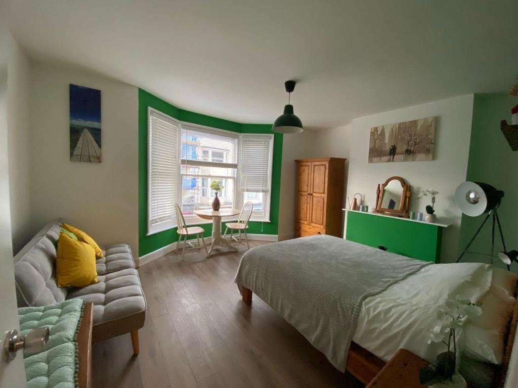 Mania Apartments Brighton Екстер'єр фото